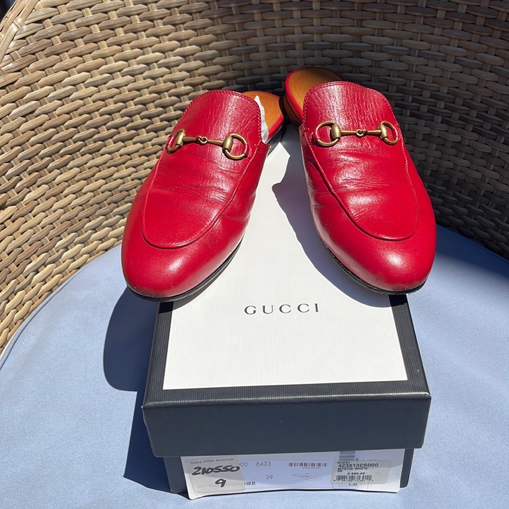 Gucci mules in red calf leather.